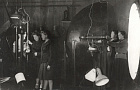 Фотография лаборатории кафедры Светотехники, 1944 г.